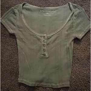 Aeropostale green t-shirt